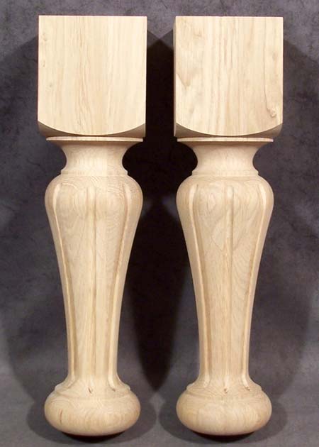 Einfache Tischbeine aus Holz mit dünner Nutverzierung, Eiche, TL97