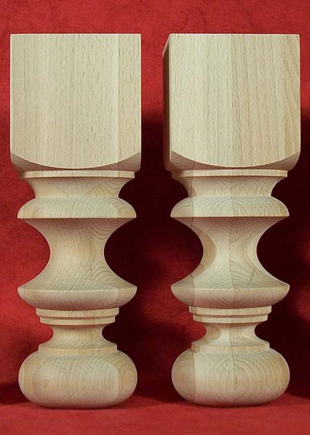 Kleine Tischbeine Holz mit charaktervollem Motiv, Buche, 8x8cm, TL34