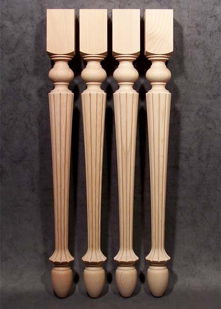 Tischbeine Holz mit schön gebogenem unterem Teil und wunderschöner Zierfräsung, TL83